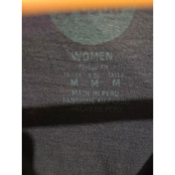 Life Is Good Classic Fit Tee M Womens Beach Umbrella Short Sleeve Blue Crew Neck - Picture 4 of 6